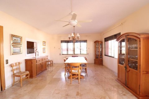Villa for sale Alicante, Spain 5 bedrooms, 227 sq.m. No. 115638 - photo 29