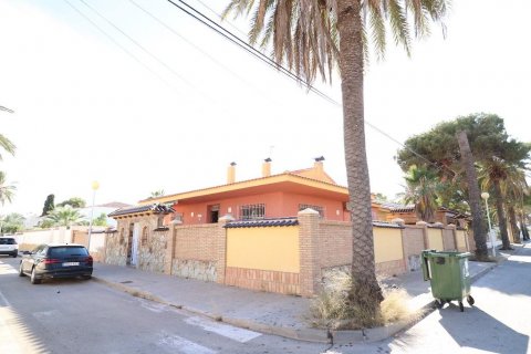 Villa for sale Alicante, Spain 5 bedrooms, 227 sq.m. No. 115638 - photo 19