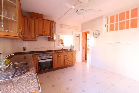 Villa for sale Alicante, Spain 5 bedrooms, 227 sq.m. No. 115638 - photo 24
