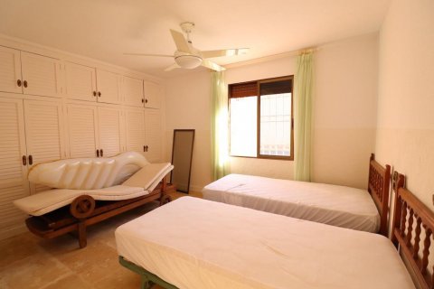 Villa for sale Alicante, Spain 5 bedrooms, 227 sq.m. No. 115638 - photo 11