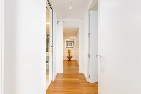 Apartment for sale in Barcelona, Spain 3 bedrooms, 194 sq.m. No. 164336 - photo 23