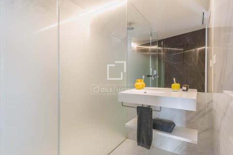 Apartment for sale in Barcelona, Spain 3 bedrooms, 194 sq.m. No. 164336 - photo 29