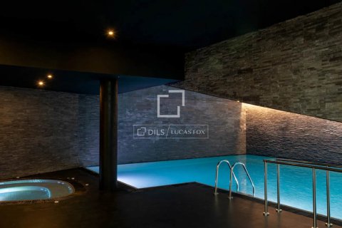 Huoneisto myytävänä Barcelona, Espanja, 3 makuuhuonetta, 228 m2 No. 164330 - kuva 12