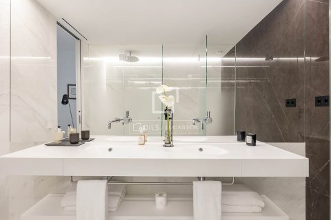 Huoneisto myytävänä Barcelona, Espanja, 3 makuuhuonetta, 185 m2 No. 164333 - kuva 19