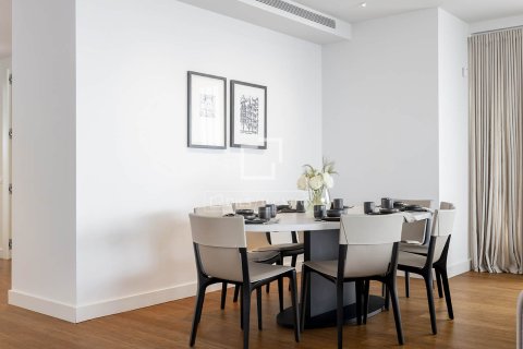 Huoneisto myytävänä Barcelona, Espanja, 3 makuuhuonetta, 185 m2 No. 164333 - kuva 15