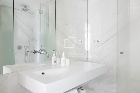 Huoneisto myytävänä Barcelona, Espanja, 3 makuuhuonetta, 185 m2 No. 164333 - kuva 23