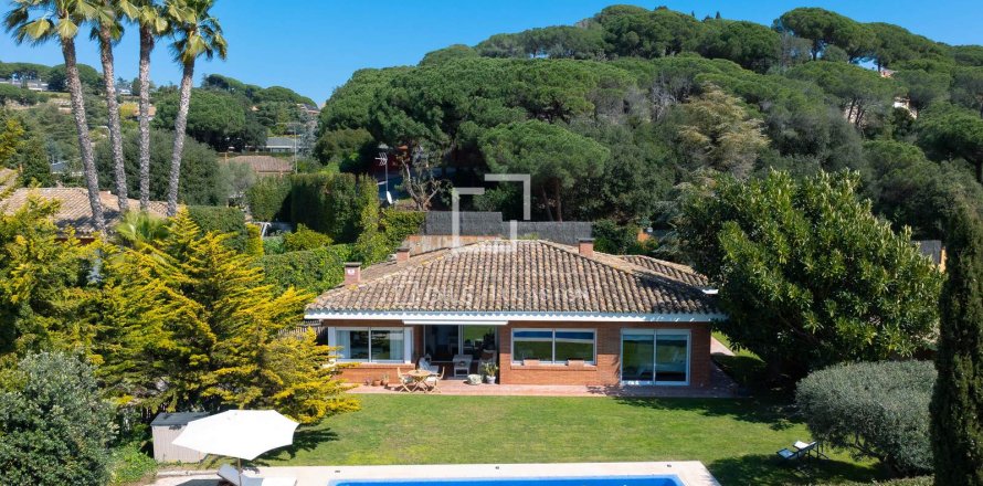 Villa i Sant Vicenc De Montalt, Barcelona, Spanien 4 sovrum, 451 kvm. Nr. 164334