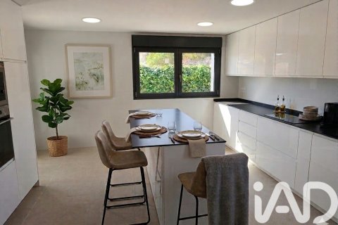 Apartament w Galapagar, Madrid, Hiszpania 4 sypialnie, 400 mkw. nr 173079 – zdjęcie 7