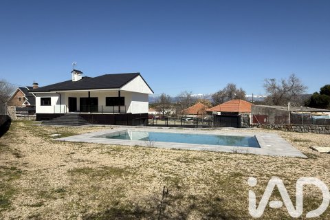 Apartament w Galapagar, Madrid, Hiszpania 4 sypialnie, 400 mkw. nr 173079 – zdjęcie 28