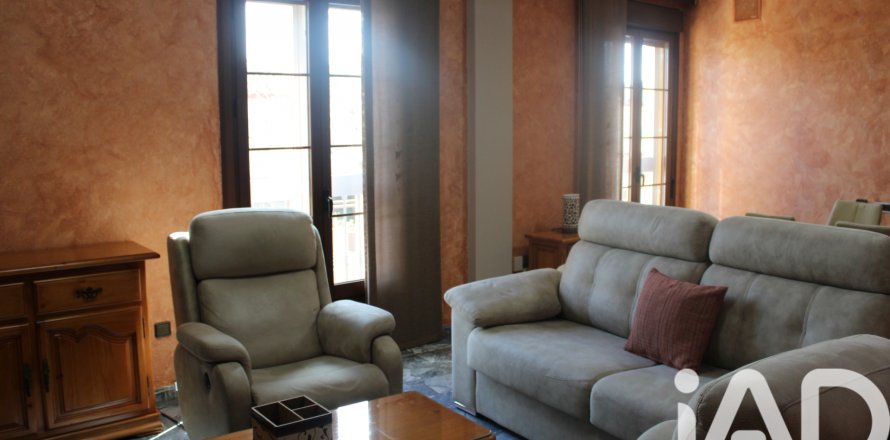 Casa a Dos Hermanas, Seville, Spagna 3 camere da letto, 172 mq. N° 173078