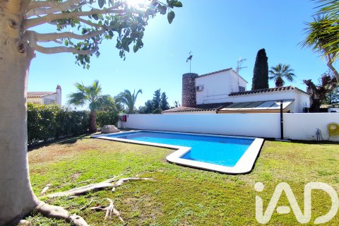 Casa adosada en venta en Sant Pere de Ribes, Barcelona, España 6 dormitorios, 372 m2 No. 173076 - foto 4