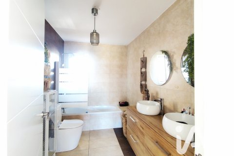 Casa adosada en venta en Sant Pere de Ribes, Barcelona, España 6 dormitorios, 372 m2 No. 173076 - foto 25
