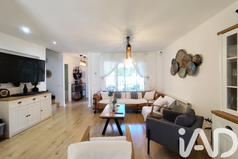 Casa adosada en venta en Sant Pere de Ribes, Barcelona, España 6 dormitorios, 372 m2 No. 173076 - foto 10
