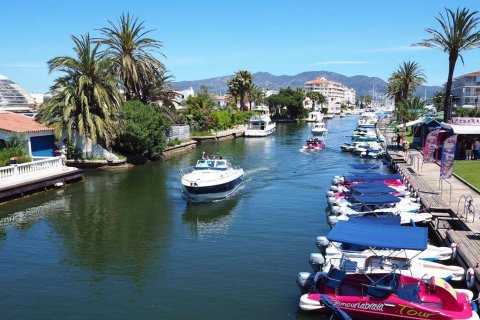 Apartment for sale in Sitges, Barcelona, Spain 3 bedrooms, 192 sq.m. No. 164941 - photo 26