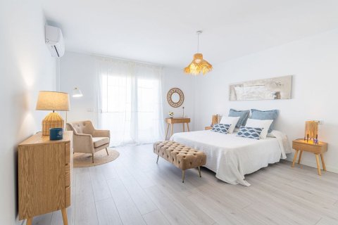 Apartment for sale in Sitges, Barcelona, Spain 3 bedrooms, 192 sq.m. No. 164941 - photo 3