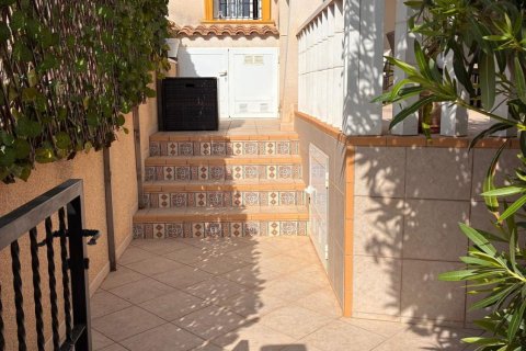 Villa en venta en Alicante, España 2 dormitorios, 80 m2 No. 193205 - foto 4