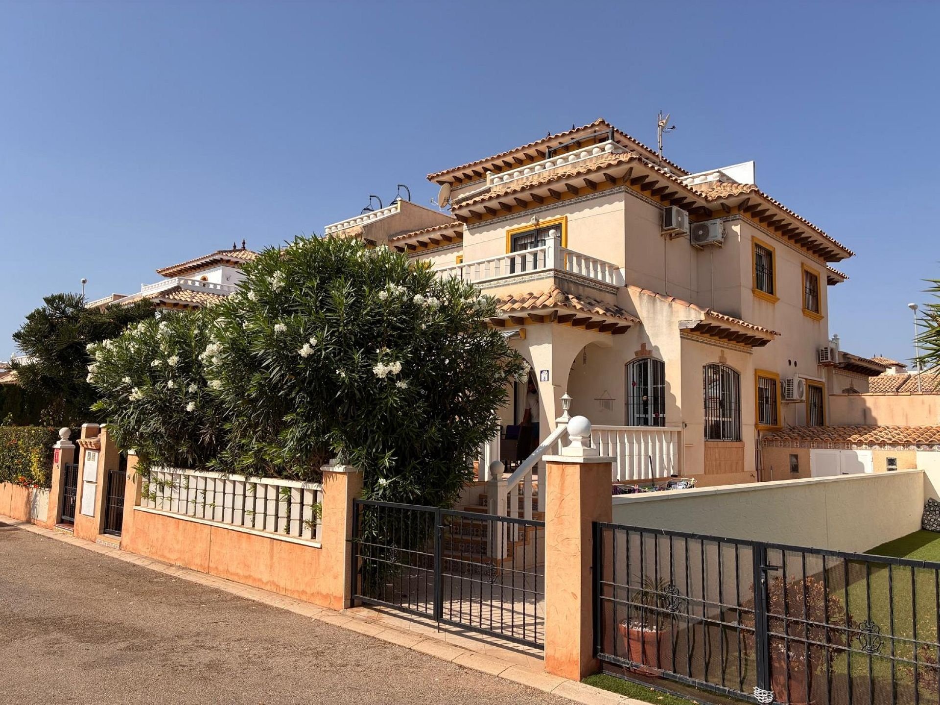 Villa a Alicante, Spagna 2 camere da letto, 80 mq. N° 193205