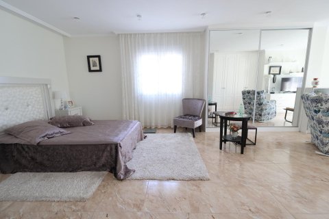 Apartamento en venta en Torrevieja, Alicante, España 5 dormitorios, 311 m2 No. 142655 - foto 12