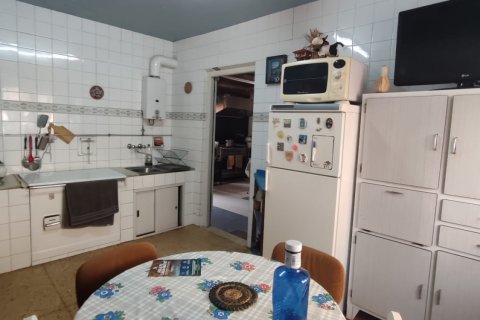 Villa for sale in Villarejo de Orbigo, Leon, Spain 4 bedrooms, 569 sq.m. No. 185219 - photo 6