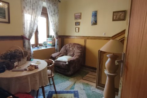 Villa for sale in Villarejo de Orbigo, Leon, Spain 4 bedrooms, 569 sq.m. No. 185219 - photo 12