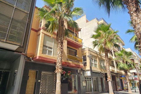Commercial property à Torrevieja, Alicante, Espagne 7 chambres, 466 m2 No. 191810