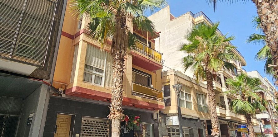 Commercial property à Torrevieja, Alicante, Espagne 7 chambres, 466 m2 No. 191810