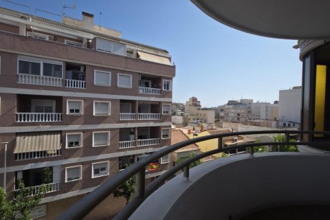 Lägenhet till salu i Torrevieja, Alicante, Spanien 3 sovrum, 129 kvm. Nr. 191809 - foto 24