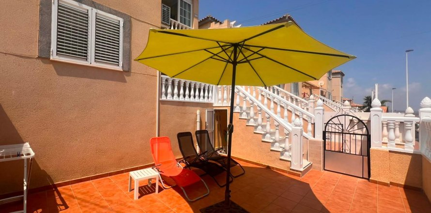 Bungalow à Torrevieja, Alicante, Espagne 2 chambres, 53 m2 No. 191811