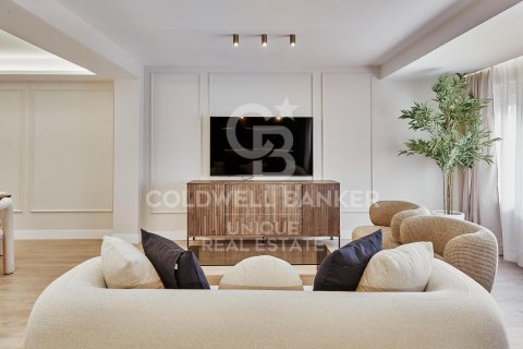 Apartamento en venta en Madrid, España 4 dormitorios, 155 m2 No. 157426 - foto 3