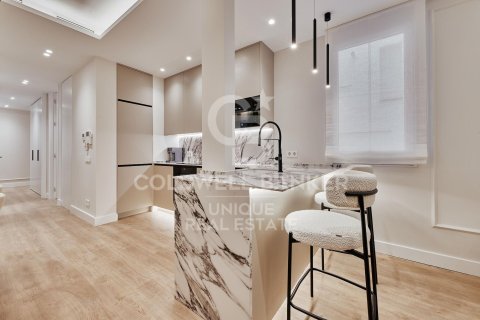 Apartamento en venta en Madrid, España 2 dormitorios, 72 m2 No. 157425 - foto 12