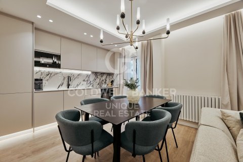 Apartamento en venta en Madrid, España 3 dormitorios,  No. 157427 - foto 3