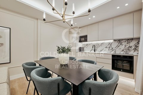 Apartamento en venta en Madrid, España 3 dormitorios,  No. 157427 - foto 4