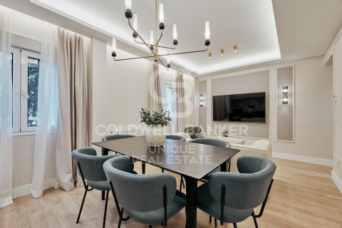 Apartamento en venta en Madrid, España 3 dormitorios,  No. 157427 - foto 2