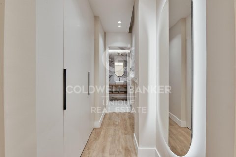 Apartamento en venta en Madrid, España 3 dormitorios,  No. 157427 - foto 11