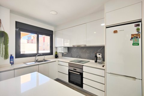 Продажа квартиры в Гуардамар-дель-Сегура, Аликанте, Испания 3 спальни, 84м2 №155510 - фото 11