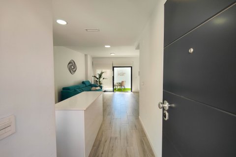 Продажа квартиры в Гуардамар-дель-Сегура, Аликанте, Испания 3 спальни, 84м2 №155510 - фото 7