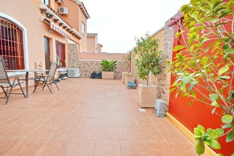 Huoneisto myytävänä Torrevieja, Alicante, Espanja, 2 makuuhuonetta, 58 m2 No. 155505 - kuva 14
