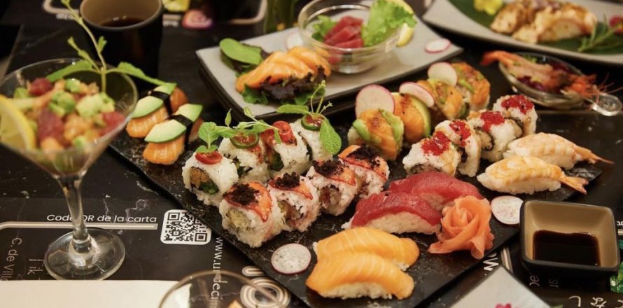 Commercial property à Barcelona, Espagne 308 m2 No. 141073