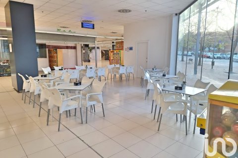 Kommersiell fastighet för uthyrning i Les Roquetes, Barcelona, Spanien 399 kvm. Nr. 154315 - foto 15