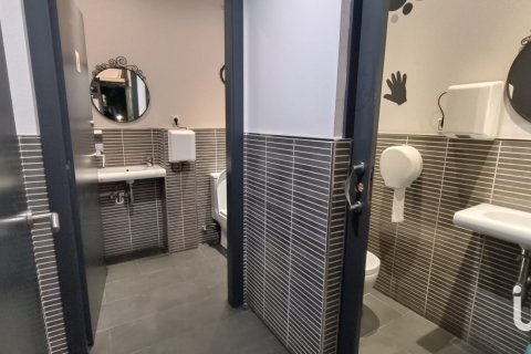 Kommersiell fastighet för uthyrning i Les Roquetes, Barcelona, Spanien 399 kvm. Nr. 154315 - foto 13