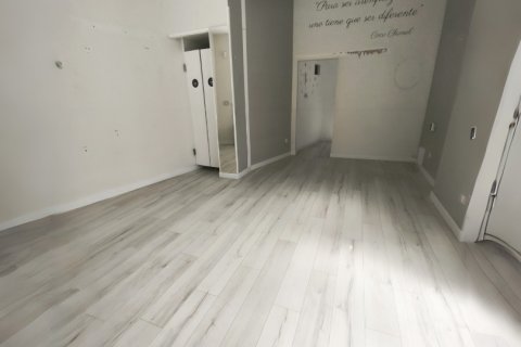 Liikekiinteistö vuokrattavana Leon, Espanja , 50 m2 No. 154312 - kuva 20