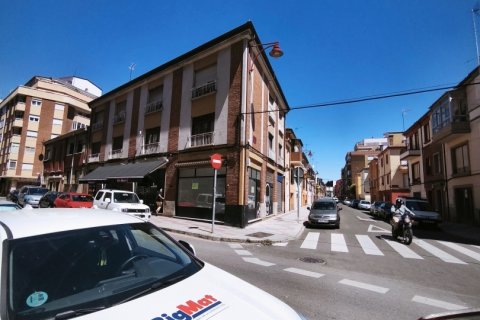 Liikekiinteistö vuokrattavana Leon, Espanja , 50 m2 No. 154312 - kuva 4