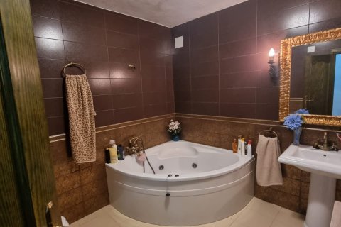 House for sale in Dolores, Alicante, Spain 3 bedrooms, 120 sq.m. No. 183618 - photo 13