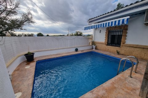 House for sale in Dolores, Alicante, Spain 3 bedrooms, 120 sq.m. No. 183618 - photo 3