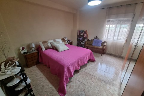 House for sale in Dolores, Alicante, Spain 3 bedrooms, 120 sq.m. No. 183618 - photo 10