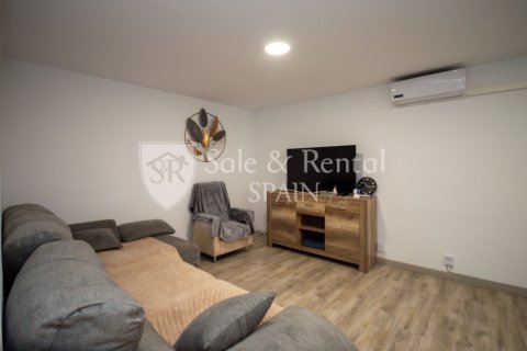Apartment for sale in Blanes, Girona, Spain 2 bedrooms, 69 sq.m. No. 186221 - photo 2