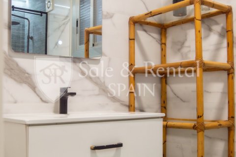 Apartment for sale in Blanes, Girona, Spain 2 bedrooms, 69 sq.m. No. 186221 - photo 23
