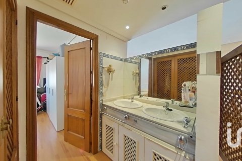 Продажа квартиры в Сан-Фернандо, Кадис, Испания 2 спальни, 97м2 №188470 - фото 8