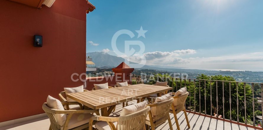 Kattohuoneisto Benahavis, Malaga, Espanja 4 makuuhuonetta, 253 m2 No. 157559