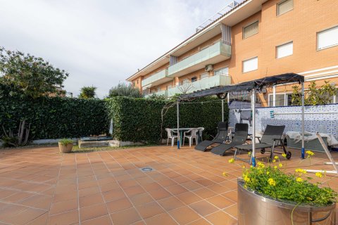 Appartamento a Pineda de Mar, Barcelona, Spagna 4 camere da letto, 143 mq. N° 151976